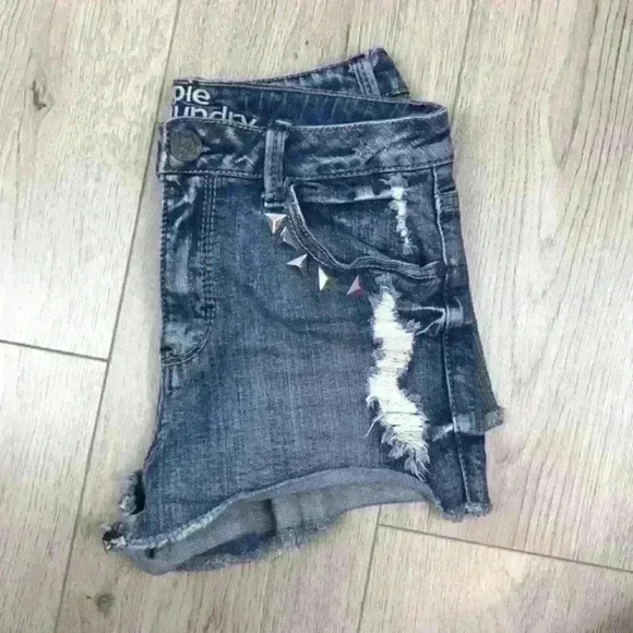 hippie laundry Pants - Hippie Laundry Studded Shorts Size 7
